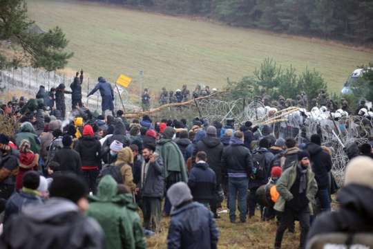 На българо турската граница днес са спрени 275 нелегални мигранти при