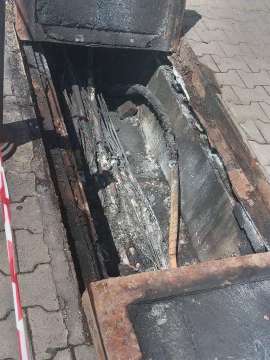 Случайна авария Ето снимки от запалената шахта на кръстовището на софийските