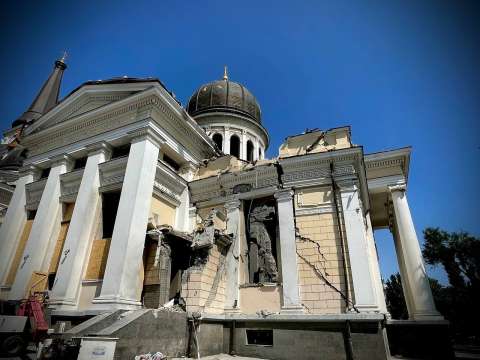 Една от стените на Спасо Преображенската катедрала в Одеса има нестабилна