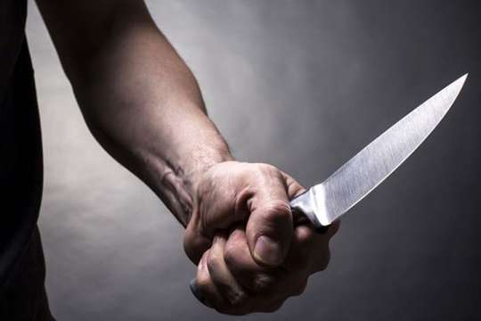 Задържаха 50 годишен намушкал с нож мъж в Разград съобщиха
