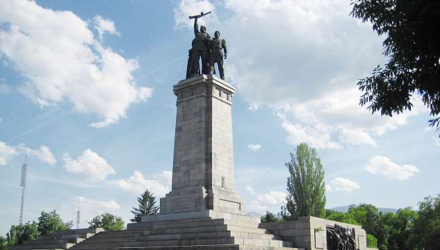 Сигнал за увреждане на Паметника на Съветската армия е постъпил