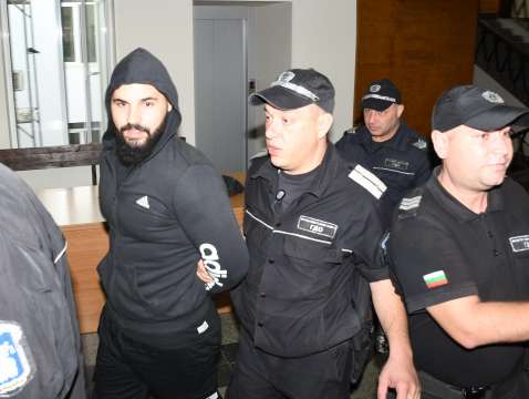 Георги Георгиев обвинен за насилието срещу 18 годишната Дебора от
