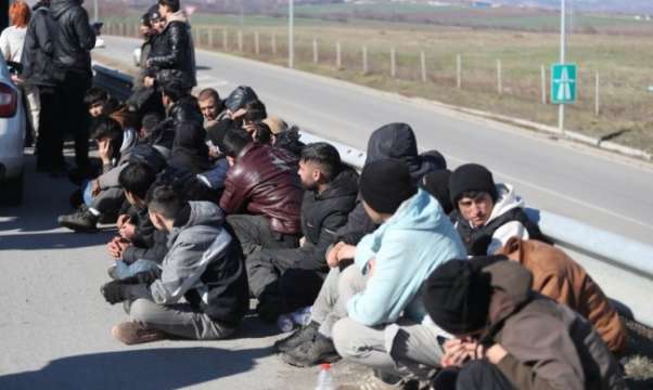 Отново заловени мигранти на входа на София Около 40 чужди граждани