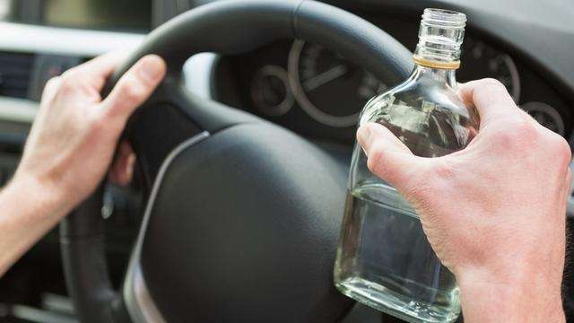 Шофьор с над 1 2 промила алкохол в кръвта катастрофира