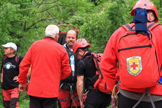 Издирването на двамата туристи в Стара планина е прекратено съобщиха от Планинската спасителна