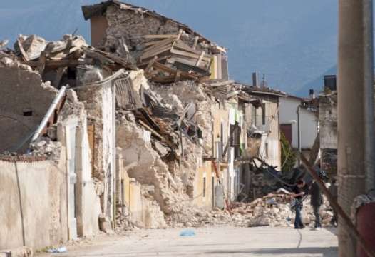 632 ма души загинаха а 329 пострадаха при силно земетресение