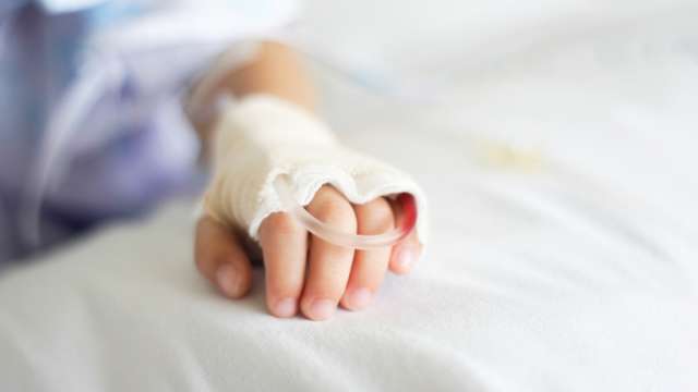 2 годишно дете е постъпило в болница след като е погълнало