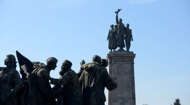Гражданска инициатива за демонтиране на паметника на съветската армия и