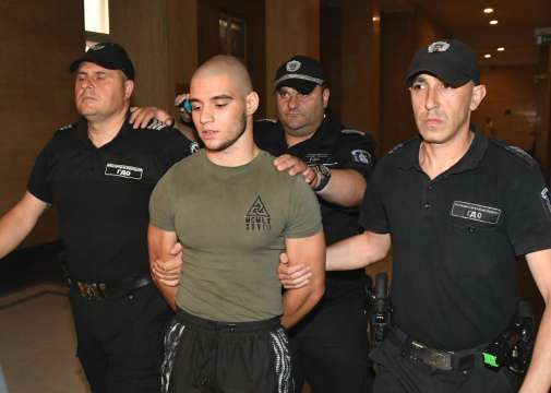Отложиха старта на делото срещу прокурорския син от Перник Васил