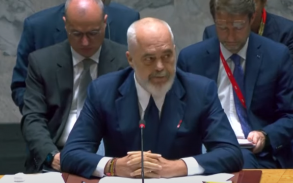 Руски служител влезе в сблъсък с албанския премиер в Съвета