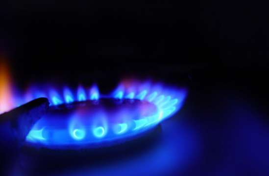 Цената на природния газ за октомври ще се понижи с