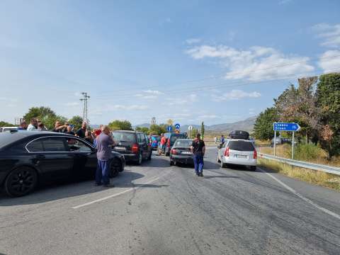Движението по първокласния път София Бургас при разклона за с Тополчане