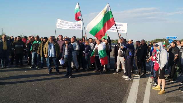 Пътните блокади на протестиращите енергетици и миньори в района на