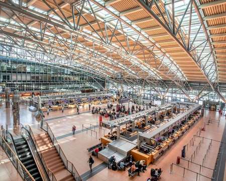 Летище Хамбург преустанови полетите на самолети съобщава Ройтерс На официалната си