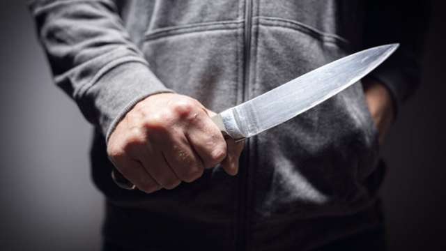 Нападение с нож във френска гимназия Убит е учител а