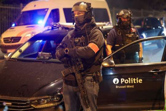 Предполагаемият извършител на снощния атентат в Брюксел е бил прострелян