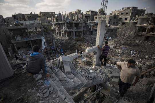Най малко 3785 палестинци са били убити при израелски въздушни удари