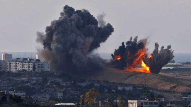 Бомбардирани са райони близо до три болници в Ивицата Газа