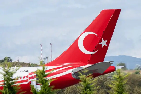 Още два самолета на турските военновъздушни сили с хуманитарни помощи за жителите
