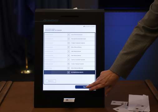 ЦИК гласува за отпадане на гласуването с машини но все
