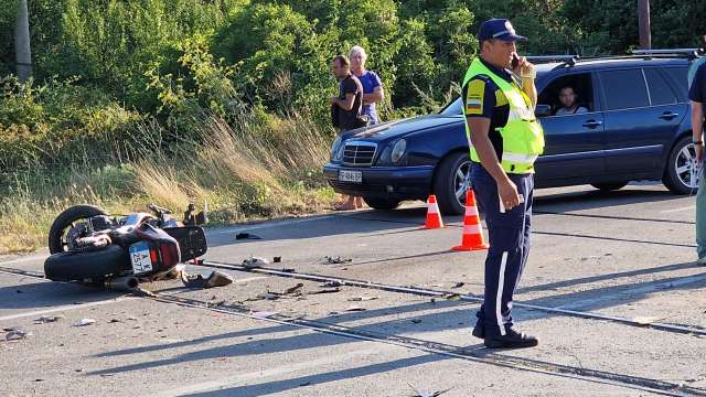 Моторист катастрофира заради изкочило на пътя куче съобщиха от МВР Добрич Инцидентът