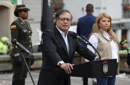 Президентът на Колумбия Густаво Петро осъди бомбардировките на Израел в