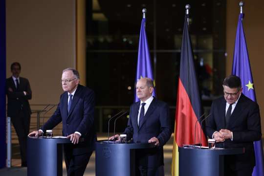 Германският канцлер Олаф Шолц който се стреми да намали броя