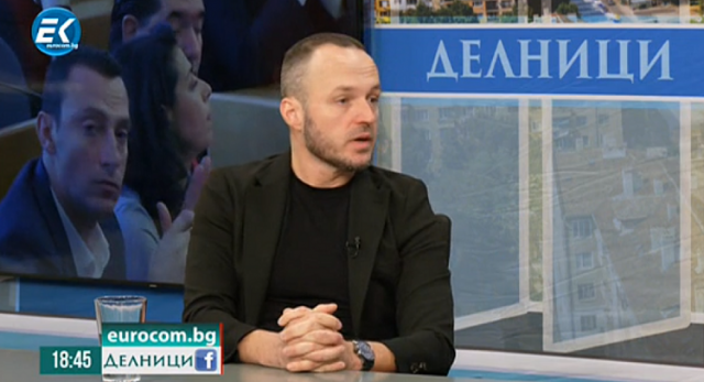 Изборите вече са битка между агитките каза политологът Стойчо Стойчев