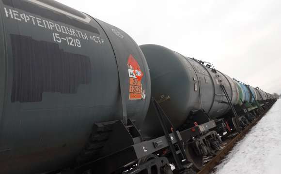 Пентагонът купува горива произведени от руски нефт от гръцката рафинерия