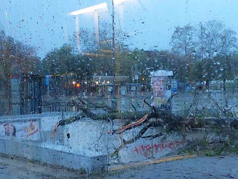 Бедствено положение е обявено в община Варна заради извънредно силния ураганен