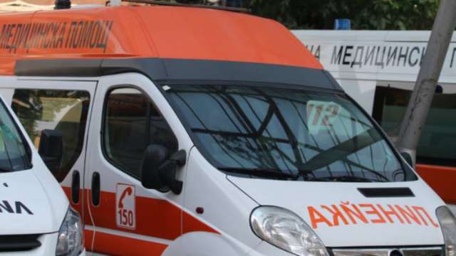 Възрастна жена е била блъсната от лек автомобил в София