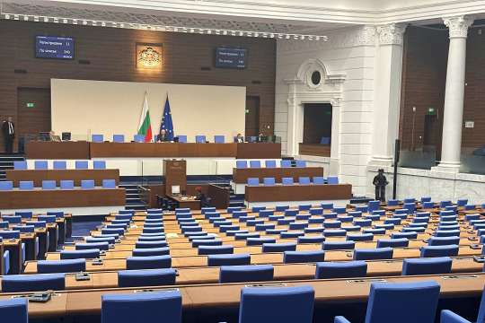 Парламентът отхвърли вота на недоверие към кабинета внесен на 8