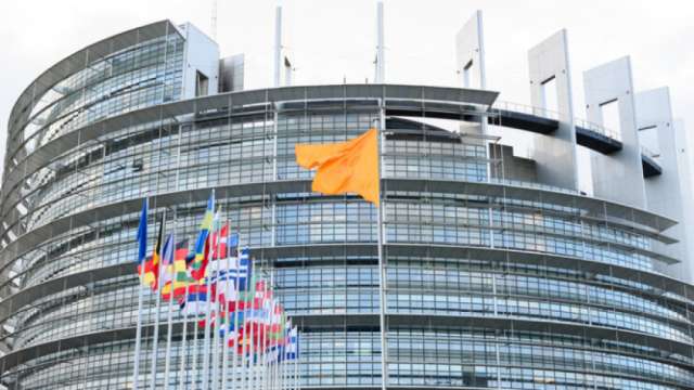 Пред сградите на европейските инситуции в Брюксел днес се издигат