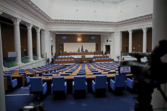 В парламентарния контрол ще участват седем министри Според приетата програма
