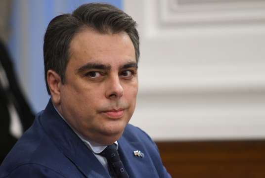 За оставката на здравния министър Христо Хинков намекна финансовият министър