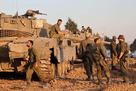 Израелската армия обяви че е открила оръжия и е арестувала