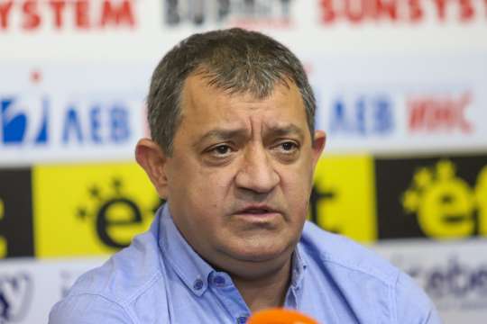 Иван Иванов остава селекционер на националния отбор по вдигане на