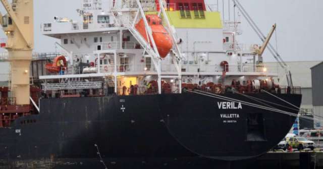 Четирима от моряците от кораба Верила са били освободени Задържаните