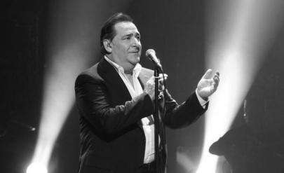 На 26 декември Гърция изпраща известния гръцки певец Василис Карас