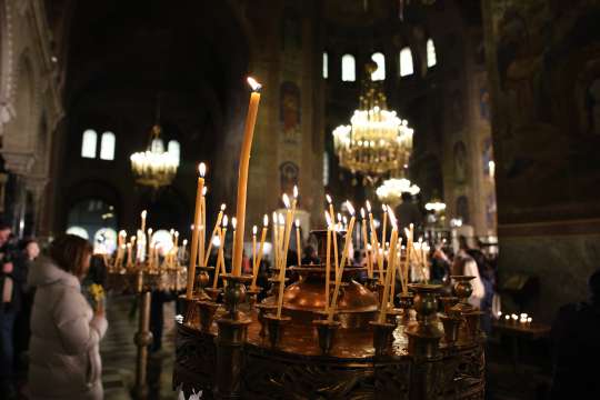 Православната църква почита днес свeти Стефан първият мъченик за християнската