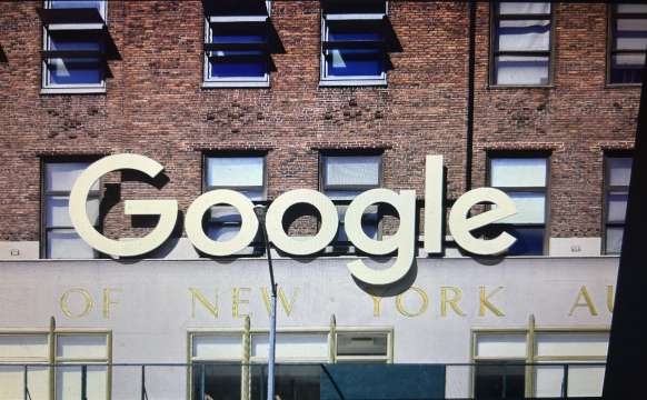 Google се съгласи да уреди колективен иск заведен през 2020 г