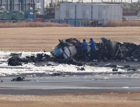 Японските власти съобщиха в сряда че пътнически самолет който се