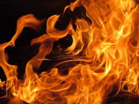 57 годишен мъж е загинал при пожар в дома си в