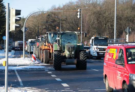 Стотици германски фермери в Нойбранденбург участваха в общонационална стачка рано