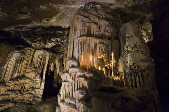 Пещерни спасители спасиха петима души които бяха блокирани в пещерата Крижна