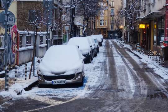 Тази нощ общо 168 машини са почиствали снега в столицата