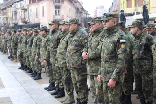 Тринадесет години след като Сърбия премина изцяло към професионална армия