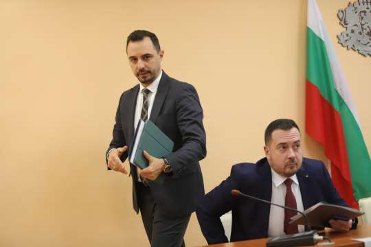Богдан Богданов е министър председател става ясно от заповед на премиера