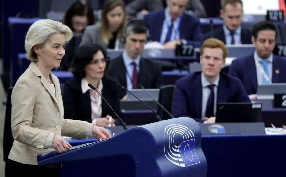 Eвродепутати обявиха че ще дадат Европейската комисия на Съда на