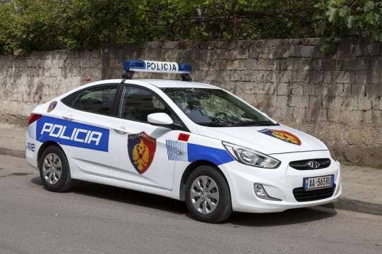 Албанската полиция проведе мегаоперация в цялата страна довела до стотици арести Според